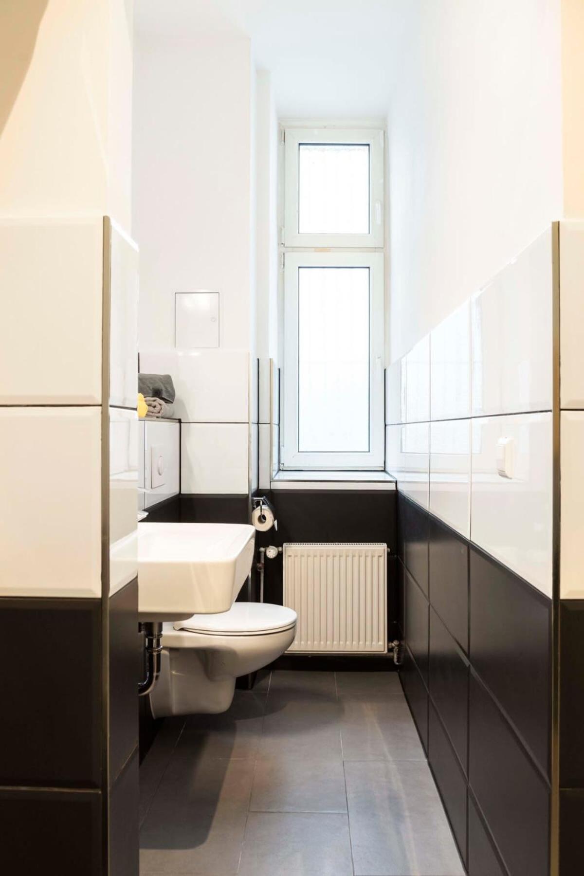 Spacious Family Apartment At Mauerpark Plus Selfcheckin Berlino Esterno foto