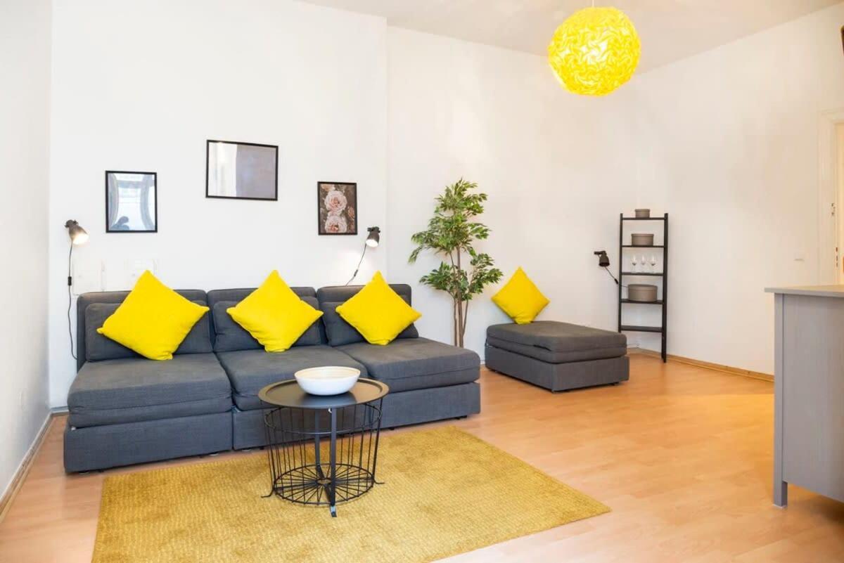 Spacious Family Apartment At Mauerpark Plus Selfcheckin Berlino Esterno foto