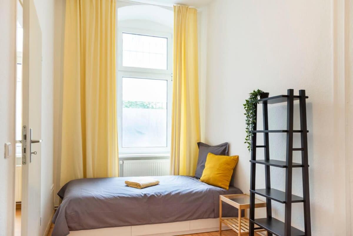 Spacious Family Apartment At Mauerpark Plus Selfcheckin Berlino Esterno foto